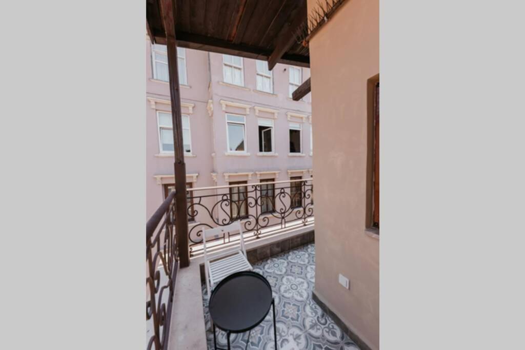 Galadoo Suites 4Th Floor Стамбул Экстерьер фото