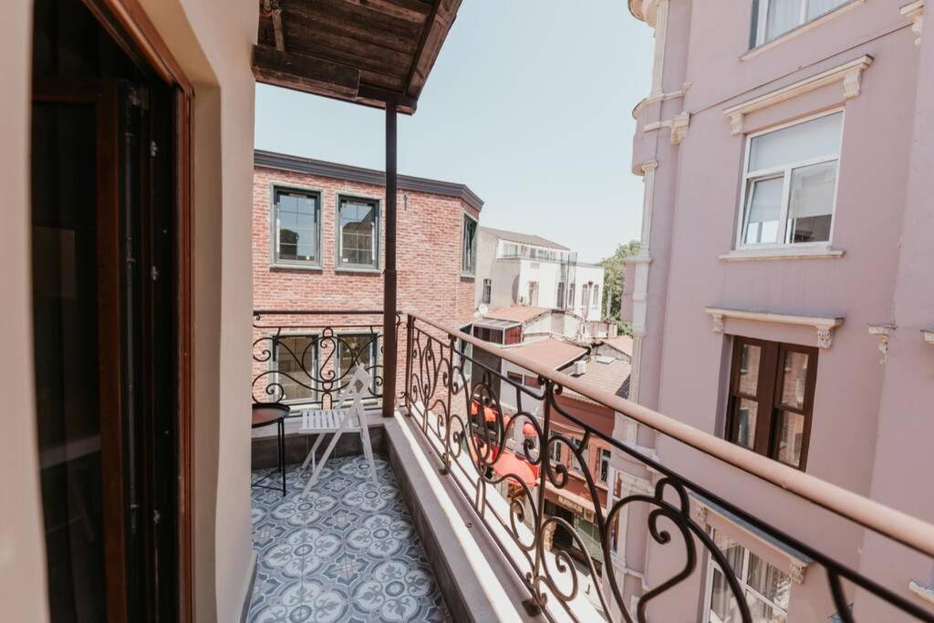Galadoo Suites 4Th Floor Стамбул Экстерьер фото